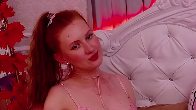 SaraMoor online show from 10-31-25, 09:16