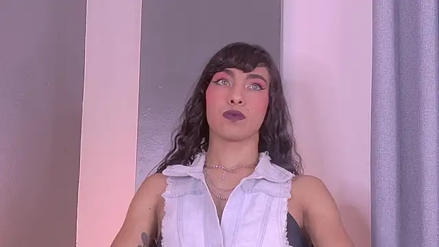 TiffValentinee  online show from 09-22-25, 03:30