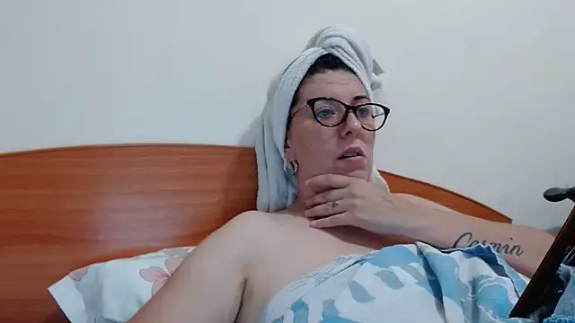 Snapshot of jollene chatting on 05-29-26, 01:53 jollene online show from 05-29-26, 01:53