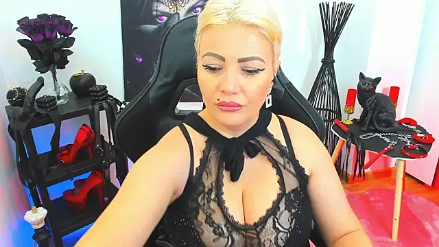 Snapshot of demisweet chatting on 01-04-25, 03:28 demisweet online show from 01-04-25, 03:28