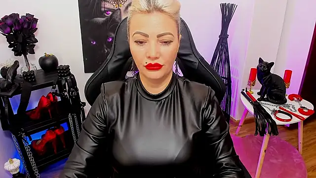 Snapshot of demisweet chatting on 02-07-25, 11:01 demisweet online show from 02-07-25, 11:01