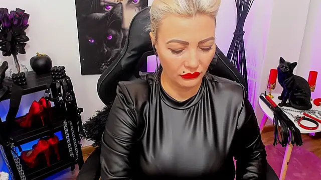 Snapshot of demisweet chatting on 02-07-25, 02:04 demisweet online show from 02-07-25, 02:04