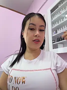 CrisMarulanda online show from 05-13-26, 04:48