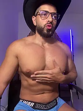 Snapshot of magnumchris chatting on 02-02-26, 11:36 magnumchris online show from 02-02-26, 11:36