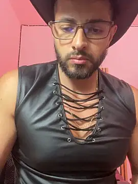 Snapshot of magnumchris chatting on 04-21-26, 01:42 magnumchris online show from 04-21-26, 01:42