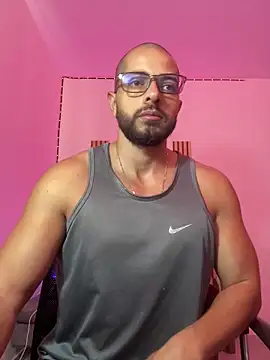Snapshot of magnumchris chatting on 04-22-26, 01:01 magnumchris online show from 04-22-26, 01:01