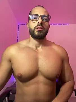 Snapshot of magnumchris chatting on 04-25-26, 09:45 magnumchris online show from 04-25-26, 09:45