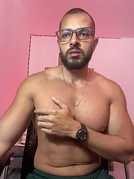 Snapshot of magnumchris chatting on 05-16-26, 03:11 magnumchris online show from 05-16-26, 03:11