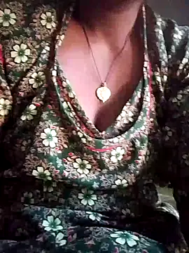 Snapshot of aunty_sumy chatting on 02-13-26, 03:35 aunty sumy online show from 02-13-26, 03:35