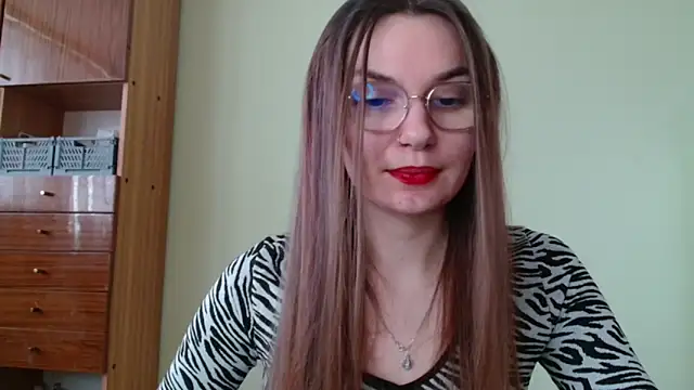 LooveELLYx online show from 02-21-25, 07:45