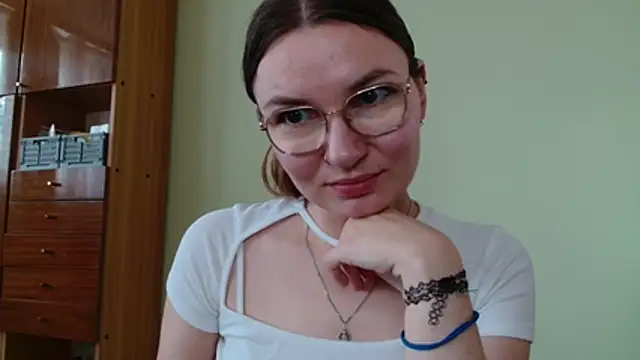 Snapshot of LooveELLYx chatting on 07-15-26, 06:29 LooveELLYx online show from 07-15-26, 06:29