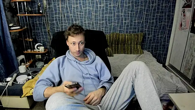 CuteBoy228 online show from 04-18-26, 09:48