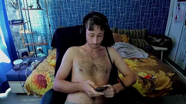Snapshot of CuteBoy228 chatting on 07-11-26, 08:06 CuteBoy228 online show from 07-11-26, 08:06