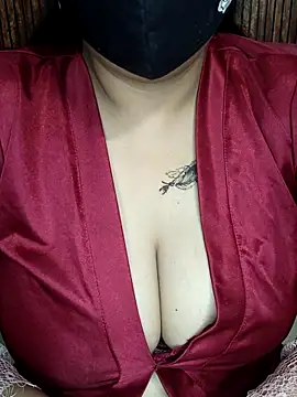 Snapshot of sapna_2121 chatting on 10-05-25, 05:11 sapna 2121 online show from 10-05-25, 05:11