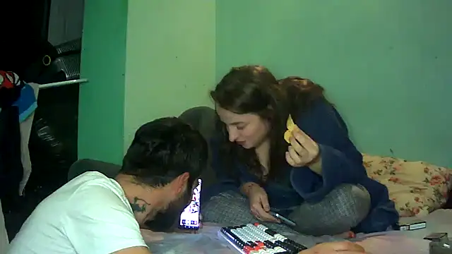 Snapshot of CleverPitzimitzi chatting on 01-12-26, 12:16 CleverPitzimitzi online show from 01-12-26, 12:16