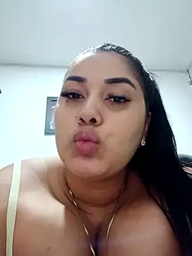 Snapshot of MilaaRooy chatting on 09-11-25, 02:44 MilaaRooy online show from 09-11-25, 02:44