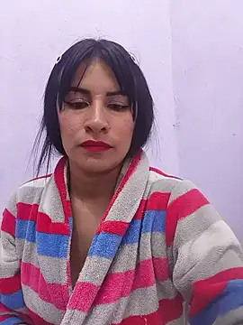 Snapshot of karinnahotdirty chatting on 06-12-26, 09:46 karinnahotdirty online show from 06-12-26, 09:46