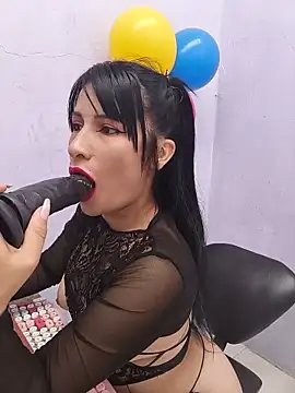 Snapshot of karinnahotdirty chatting on 06-19-26, 10:13 karinnahotdirty online show from 06-19-26, 10:13