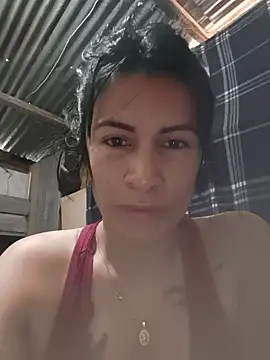 Snapshot of karinnahotdirty chatting on 07-15-26, 03:39 karinnahotdirty online show from 07-15-26, 03:39