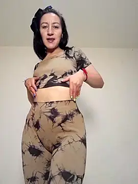 Oriana111 online show from 10-28-25, 03:54