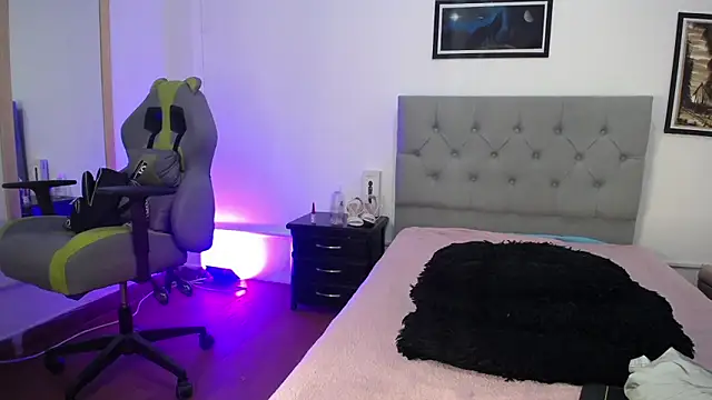 Esmeraldaa- online show from 11-01-25, 11:29