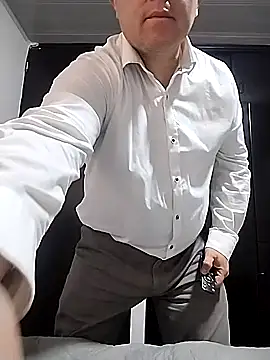 BigCristh79 online show from 10-16-25, 05:36