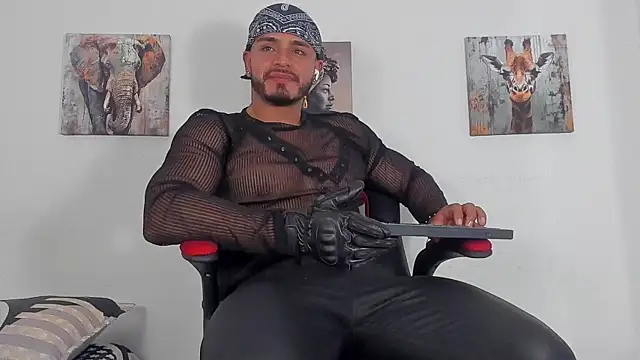 Snapshot of magnusclark chatting on 07-08-26, 06:34 magnusclark online show from 07-08-26, 06:34