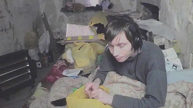 Snapshot of makarov1993 chatting on 04-24-26, 02:25 makarov1993 online show from 04-24-26, 02:25