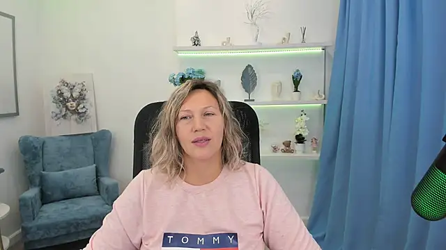 NinaStarle online show from 09-19-25, 11:55