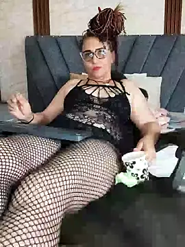 Snapshot of Cailinmilf chatting on 10-12-25, 09:52 Cailinmilf online show from 10-12-25, 09:52