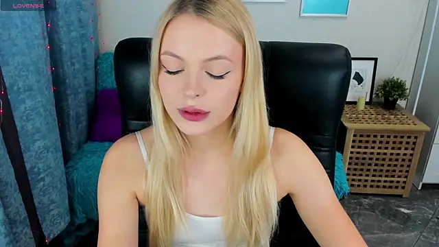 KatherineePierce online show from 10-03-25, 04:59