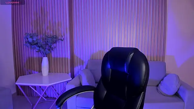 Snapshot of SarahYates chatting on 07-02-26, 03:34 SarahYates online show from 07-02-26, 03:34