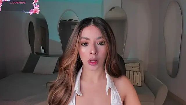 Snapshot of IsabellaMoreau chatting on 06-15-26, 08:00 IsabellaMoreau online show from 06-15-26, 08:00