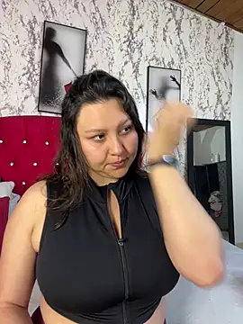 Snapshot of Larissa_Antonella chatting on 06-26-26, 04:06 Larissa Antonella online show from 06-26-26, 04:06