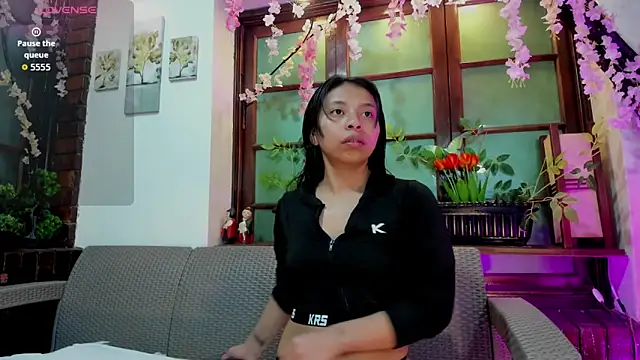 Snapshot of samara_selene chatting on 06-12-26, 03:05 samara selene online show from 06-12-26, 03:05