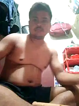 Snapshot of CatchingBouquet chatting on 10-19-25, 01:12 CatchingBouquet online show from 10-19-25, 01:12