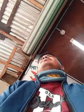 Snapshot of CatchingBouquet chatting on 01-18-26, 04:05 CatchingBouquet online show from 01-18-26, 04:05