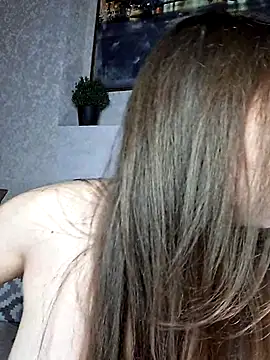 Olivia OliV online show from 11-18-25, 01:00