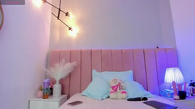 Alisson Owen online show from 11-28-25, 04:15