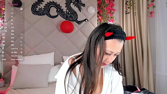 Nelly Kimm online show from 11-21-25, 01:48