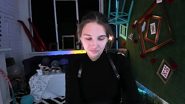 Snapshot of TessaMill chatting on 09-26-25, 05:33 TessaMill online show from 09-26-25, 05:33