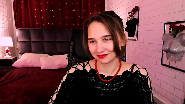 Snapshot of TessaMill chatting on 11-10-25, 09:19 TessaMill online show from 11-10-25, 09:19