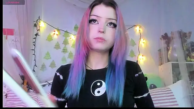 Snapshot of bunnyislewd chatting on 12-17-25, 05:35 bunnyislewd online show from 12-17-25, 05:35