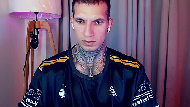 Shane Clay online show from 10-28-25, 01:42