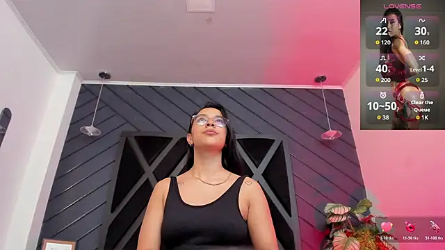 zoe martins  online show from 11-27-25, 05:48