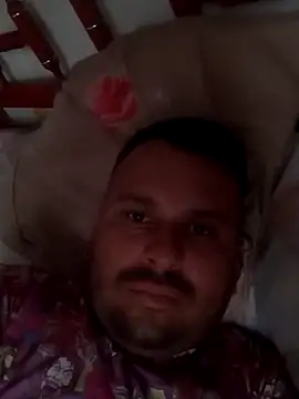 Snapshot of Andrade-1 chatting on 11-05-25, 05:46 Andrade-1 online show from 11-05-25, 05:46