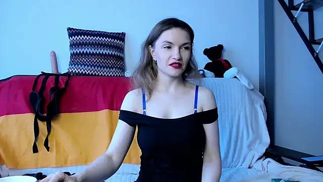 Katherine Twilight online show from 12-20-24, 01:11