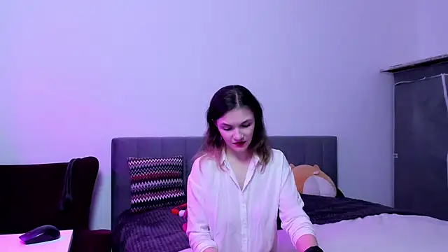 Katherine Twilight online show from 11-14-25, 03:44