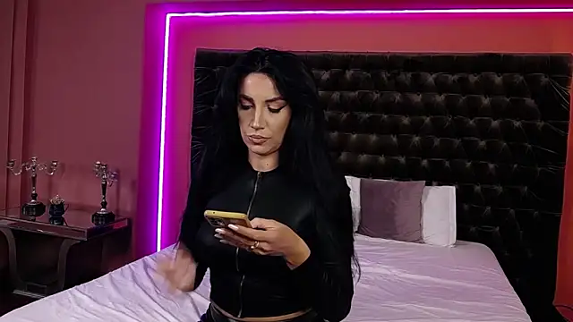 StephanyMillan online show from 09-21-25, 05:20