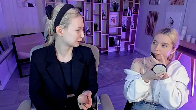 Snapshot of AuroraWrenfield chatting on 09-20-25, 04:46 AuroraWrenfield online show from 09-20-25, 04:46